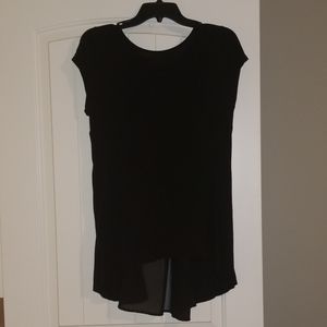 Tshirt with chiffon flowy cut out in the back.